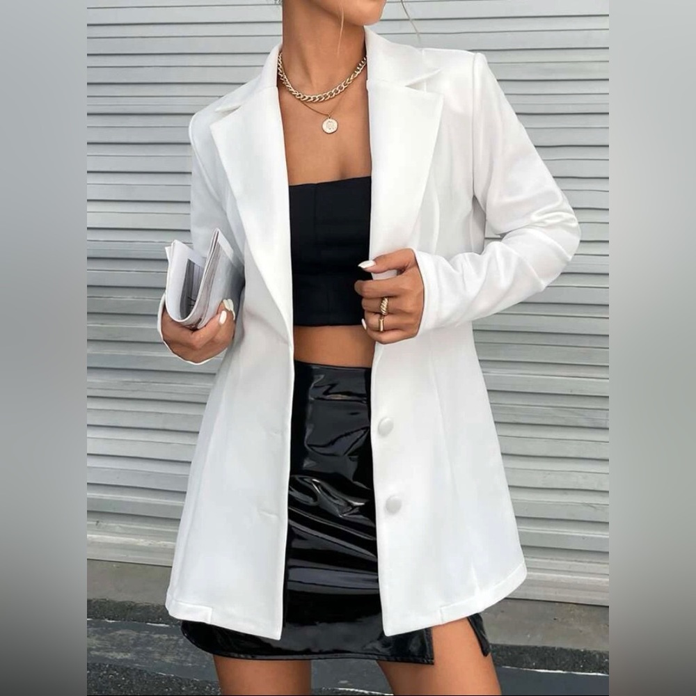 White Lapel Neck Single Breasted Blazer in Women’s size Medium
